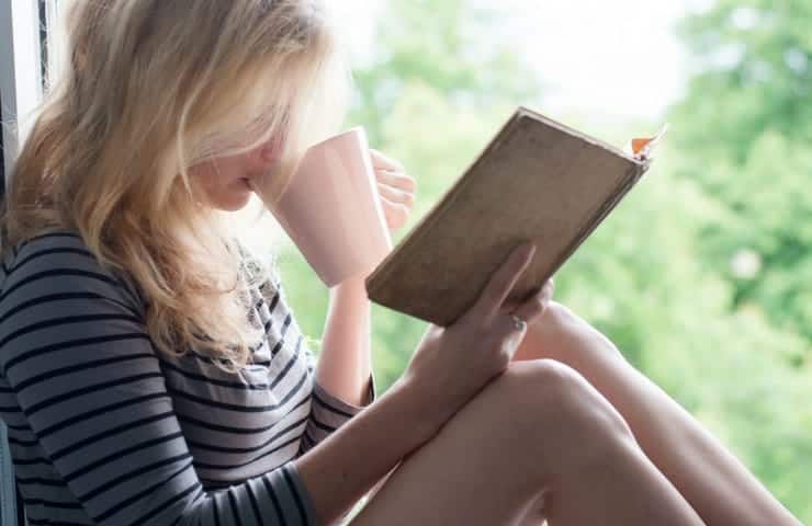 8 Easy Ways to Develop a Reading Habit – From a Former Bookworm