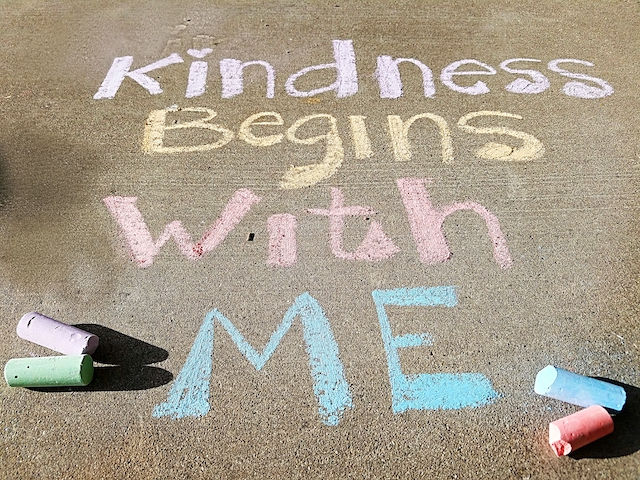 Random acts of kindness for kids don't have to be grand gestures. Just a few words written in sidewalk chalk will put a smile on a stranger's face.