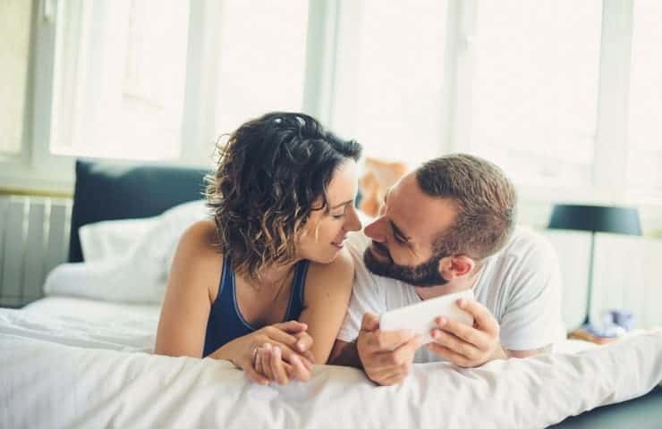 20 Quick + Powerful Ways to Reconnect With Your Spouse Right Now
